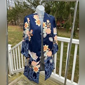 SOLD‼️ Chico’s Asian Kimono Jacket Spring Blooms NWOT Retails $150 Size 0 Small